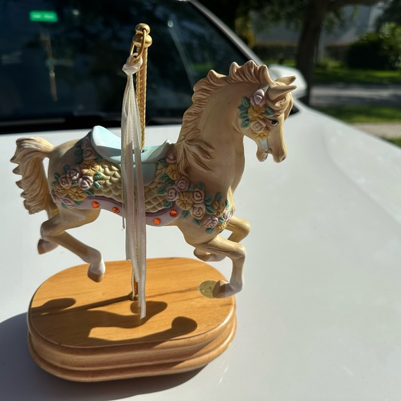 Vintage carousel - Picture 3 of 9